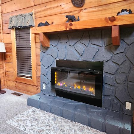 Story Brook: Beautiful True Log Cabin! Close To Dollywood, State Park, And More! Sevierville Esterno foto
