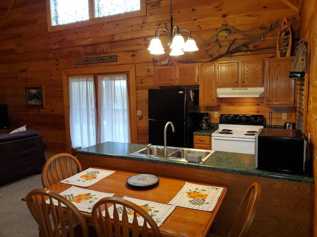 Story Brook: Beautiful True Log Cabin! Close To Dollywood, State Park, And More! Sevierville Esterno foto