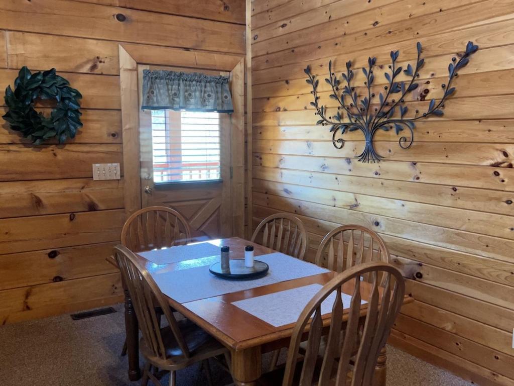 Story Brook: Beautiful True Log Cabin! Close To Dollywood, State Park, And More! Sevierville Esterno foto